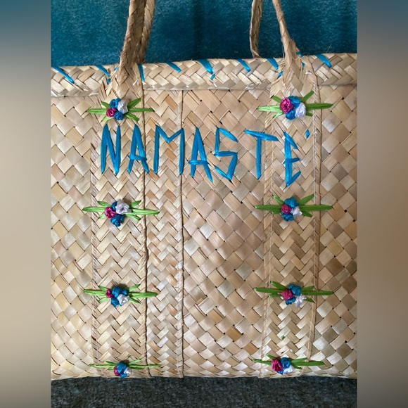 Straw Yoga Beach Tote Bag NAMASTE NWOT Excellent as gift bag vacation bag - Picture 2 of 7